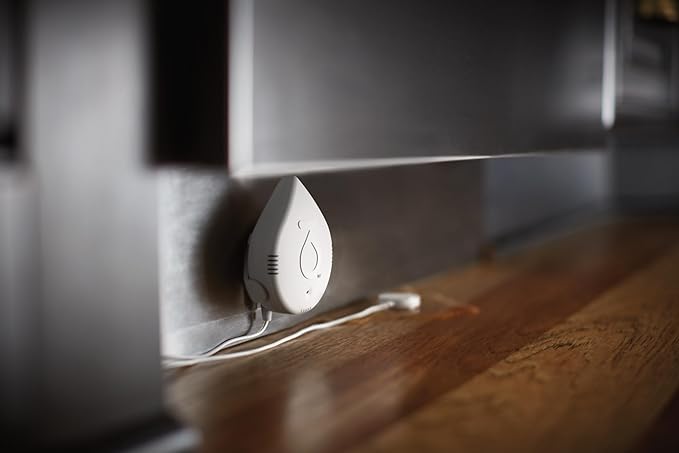 Moen Flo Smart Water Leak Detector, Drip or Flood Sensor Alarm for Home, 1-Pack, White, 920-004