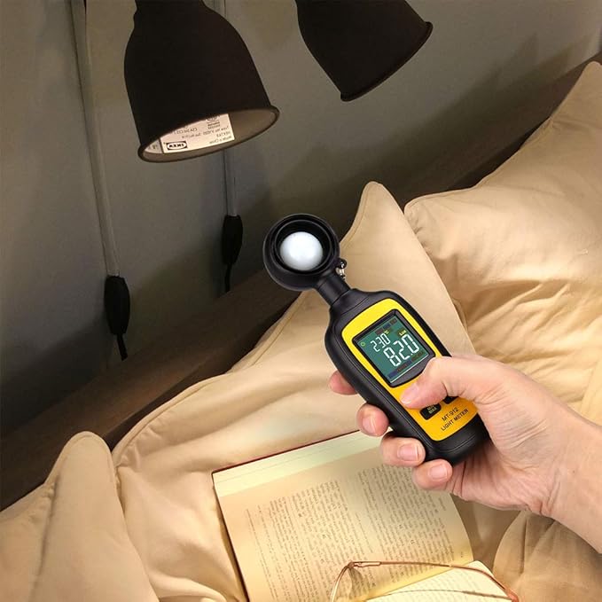 Light Meter Digital Illuminance Meter Handheld Ambient Temperature Measurer, Range up to 200,000 Lux, Luxmeter with 4 Digit Color LCD Screen