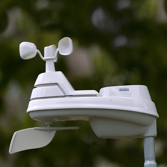 AcuRite Iris Wireless Home Weather Station, Indoor/Outdoor Temperature, Humidity, Wind Speed, Wind Direction, Rain Gauge, Lightning Detection