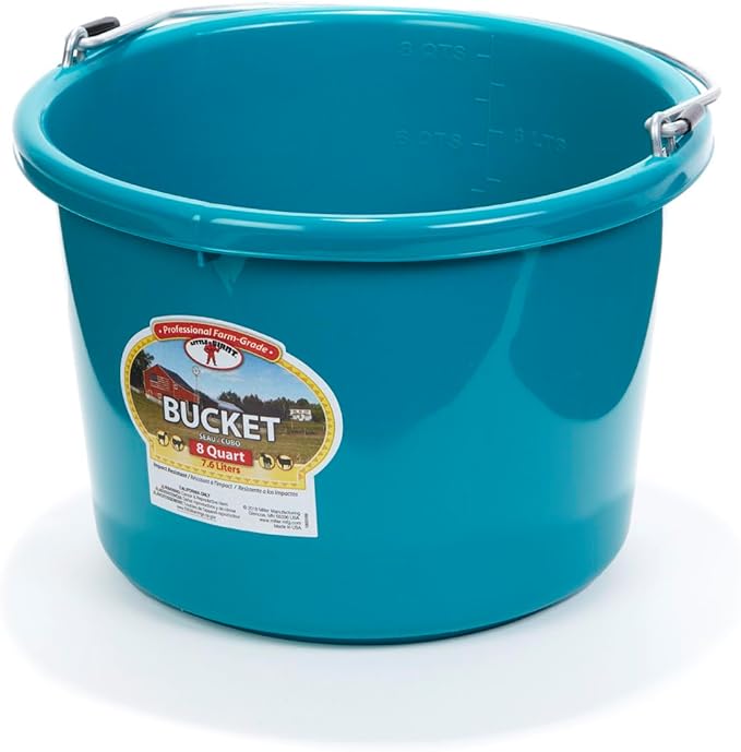 Little Giant® Plastic Animal Feed Bucket | Round Plastic Feed Bucket with Metal Handle | Made in USA | 8 Quarts