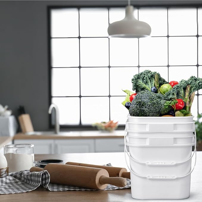Suzile 2.2 Gallon White Food Grade Bucket with Lid Square Plastic Bucket 10L Utility Industrial Pail with Handle Container for Food Oil Tub Water Fishing Paint House Cleaning Car Washing