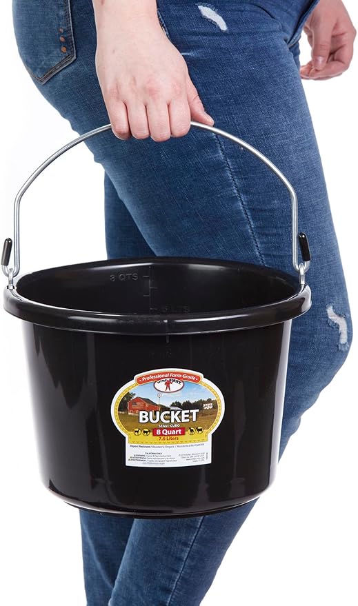 Little Giant® Plastic Animal Feed Bucket | Round Plastic Feed Bucket with Metal Handle | Made in USA | 8 Quarts | Black